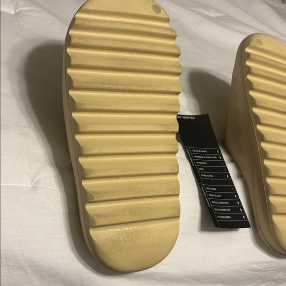 Yeezy Slide Sandals - Bone - Men’s 11 - Picture 8 of 12